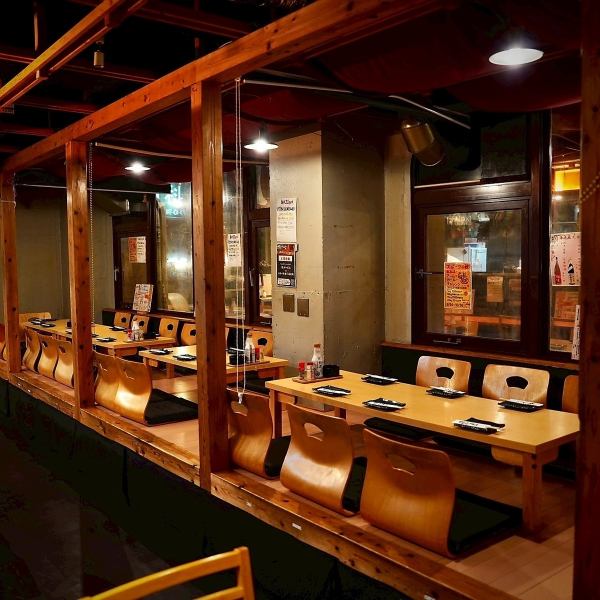 【貸切:30名様規模でご利用いただけます!お気軽にご相談ください】テーブル席多数ご用意!少人数での気軽な一杯にも、テーブルを繋げてご宴会にもご利用いただけます♪