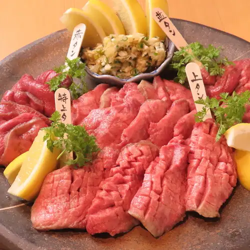 WAGYUタン一本丸ごと食べ比べ盛り