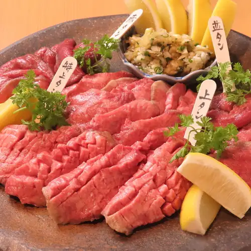 WAGYUタン一本丸ごと食べ比べ盛り