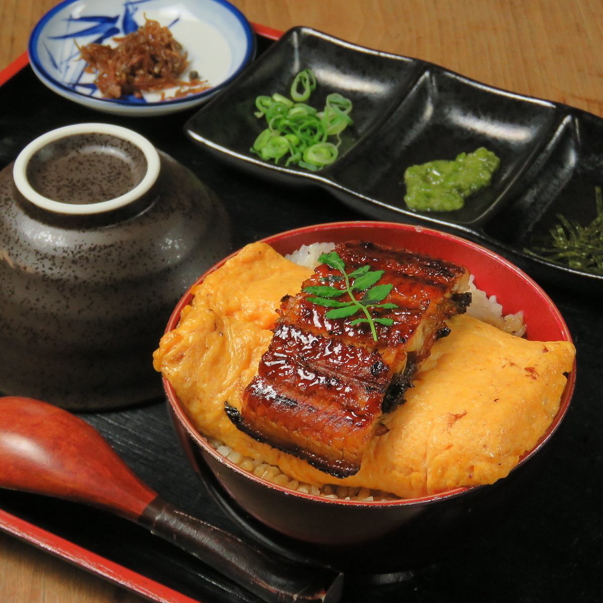 名物の丼メニューを取り揃え♪ランチは暫で決まり♪