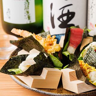 【一品料理も充実の品揃え！】名物のあて巻き・火柱炭火焼きをはじめ日本酒・焼酎に合う料理をご用意。