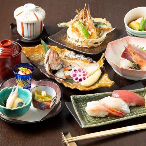 May and June: Luxury course with rosy seabass and Noto beef [chef's recommended course] 90 minutes all-you-can-drink 7,500 yen