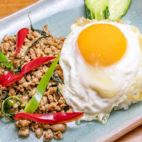 鶏挽き肉のガパオ炒めごはん