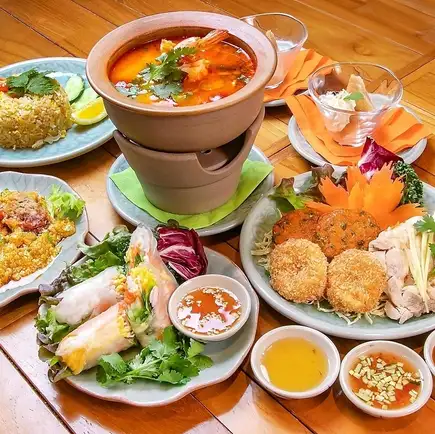 Party plan featuring Thai Chiang Mai cuisine, including 2 hours of all-you-can-drink. Price per person (tax included): 7,000 yen.
