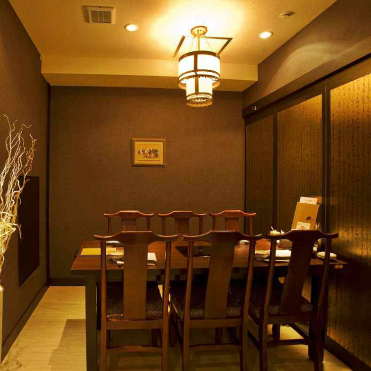 设有可容纳2至6人的包间!非常适合招待客人和举办宴会。