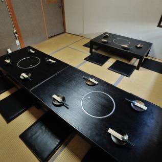 ご家族様や仲間とゆったりお座りいただけるお座敷