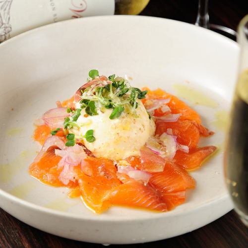 毎週変わる旬の食材を使った、フレンチシェフの絶品メニュー600円～（税込み）