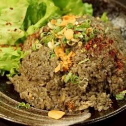 にんにく黒チャーハン