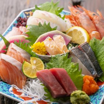 【飲み放題付き】《4,500円コース》活魚刺し盛り5種、名物のホッケ一夜干しも楽しめる