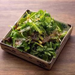 茼蒿和欧芹沙拉