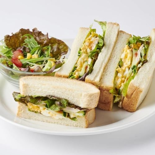 珈琲館のハウスサンド(サラダ付き)