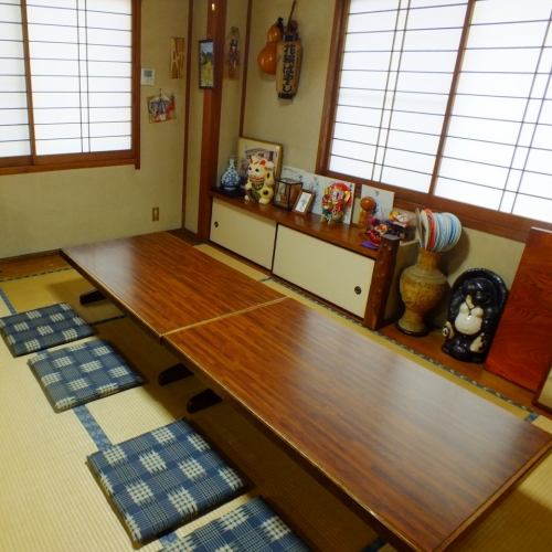 It is a tatami room that can be used by 8 people.