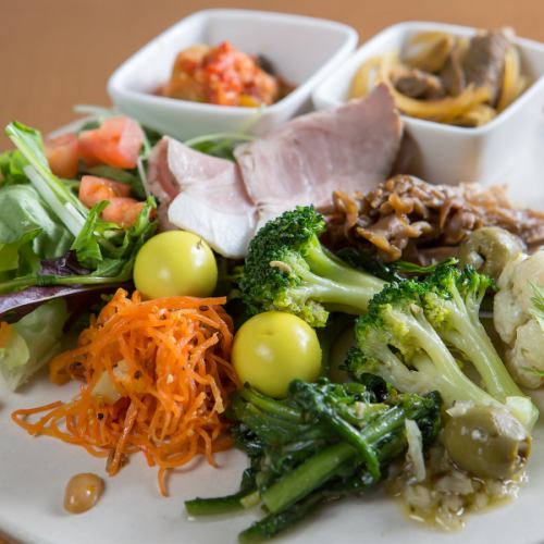 [Use plenty of fresh seasonal vegetables♪] Appetizer platter 1,518 yen (tax included)