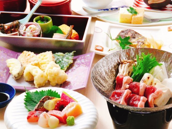 Reservations until May 17th can be made here. Weekday lunchtime only! Mini Kaiseki course 3,300 yen. Not available on weekends or holidays.