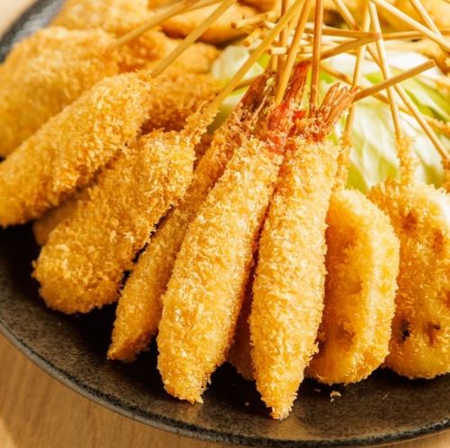 サックサクの串揚げとオリジナルの串揚げソース