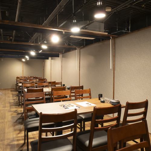 ご家族様にぴったり席をご用意。落ち着きのある空間で心ゆくまでお楽しみください。