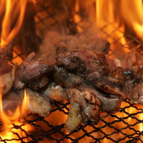 大人気！炭の香りがくせになる！国産赤鶏のもも焼き！当店にご来店の際はまずこれ♪(1人前)