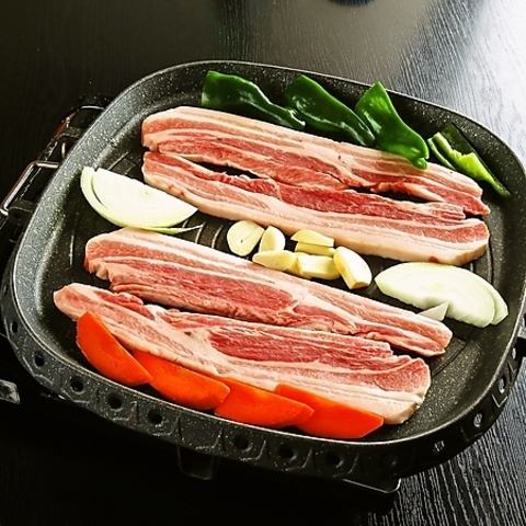【定番メニュー】サムギョプサル(野菜セット)1人前(肉2枚)