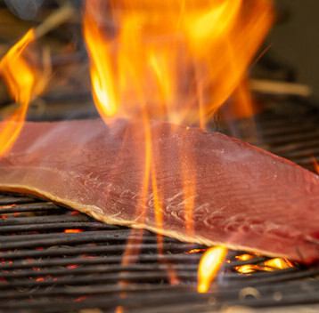 隠岐の島食材の藁焼きが自慢！人気のぶりや牛・鶏もご用意◎