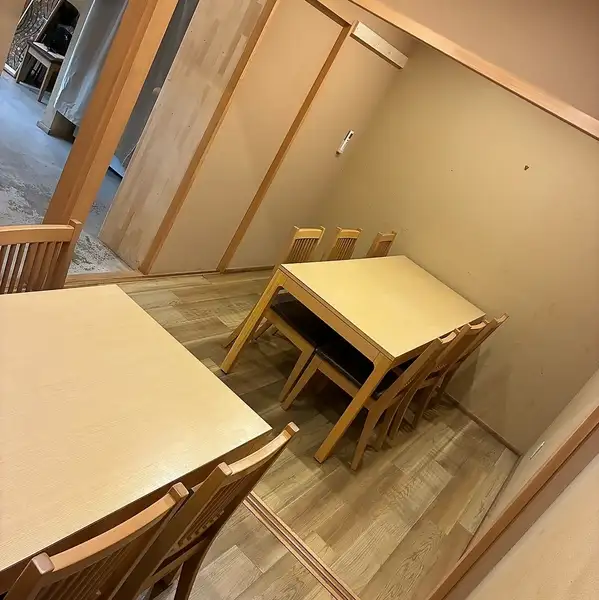 店内は、アットホームで落ち着いた和の空間が広がっています。どこかホッとするような居心地の良さがあり、初めての方でも肩肘張らずにゆったりと過ごせるのが魅力。自分の家に帰るような気持ちで来ていただけると嬉しいです◎お客様に寄り添った接客を心がけておりますので何でもご相談ください!