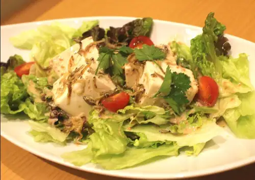 Tofu salad / Caesar salad