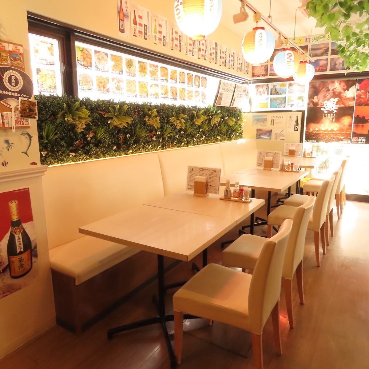 落ち着いた雰囲気の店内でお食事をお楽しみいただけます