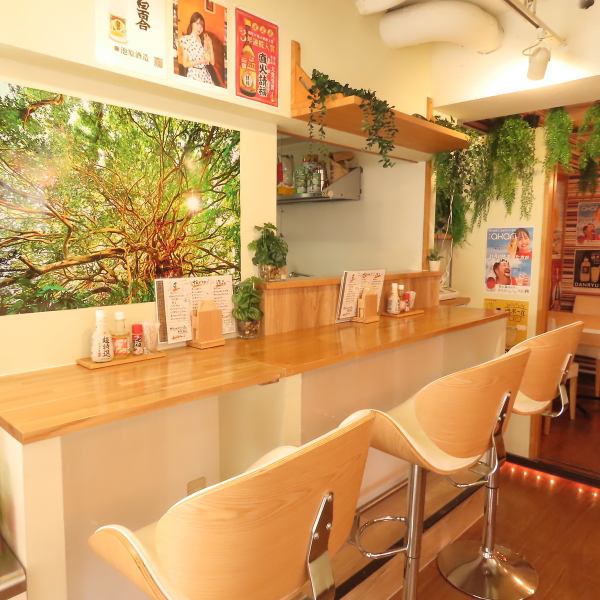 【駅チカでアクセス便利な立地】新井薬師前駅より徒歩6分と好立地で、おひとり様のサク飲みから団体様のご宴会までさまざまなお食事の場としてご利用いただけます◎シーンによって貸切予約も承っておりますので、お気軽にご相談ください。美味しい料理で会話を弾ませつつ、思い出に残るひとときをお過ごしくださいませ♪