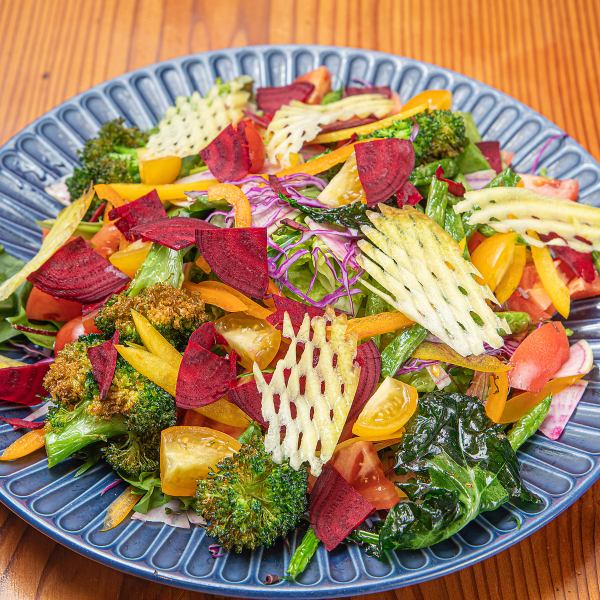 【旬の味覚を堪能】厳選野菜が主役！彩り豊かな一品料理の数々！