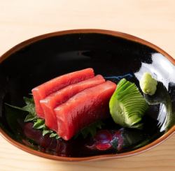 Bluefin tuna lean sashimi