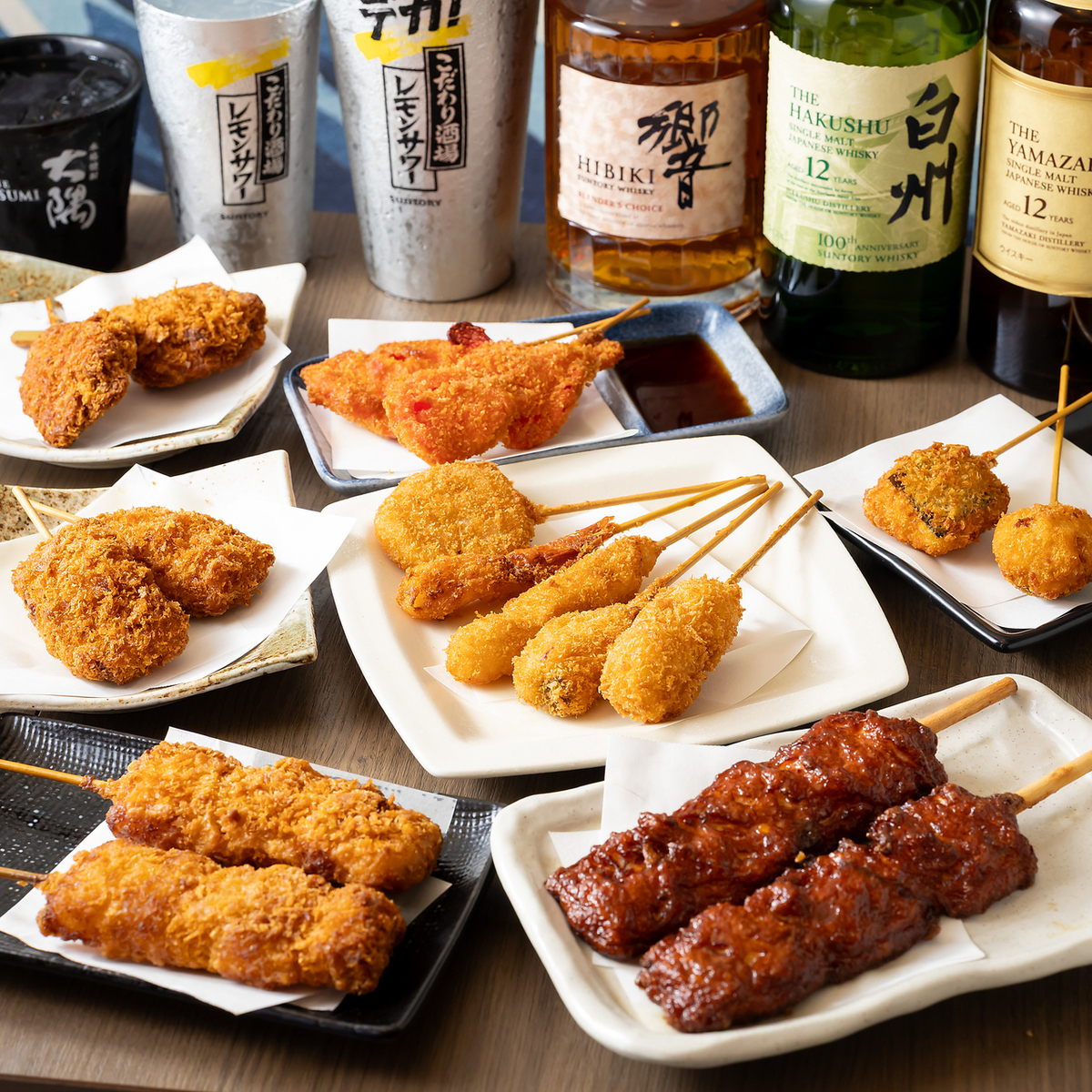 串番長自慢の串焼き・串揚げとビールやサワー、日本酒などご堪能いただけます♪
