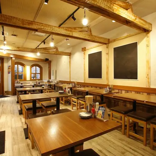 活気ある店内は居心地抜群