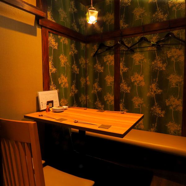 We offer many private rooms with a fantastic atmosphere, allowing you to enjoy your meal without worrying about your surroundings. It's the perfect space for dates or business meetings, so please feel free to inquire.