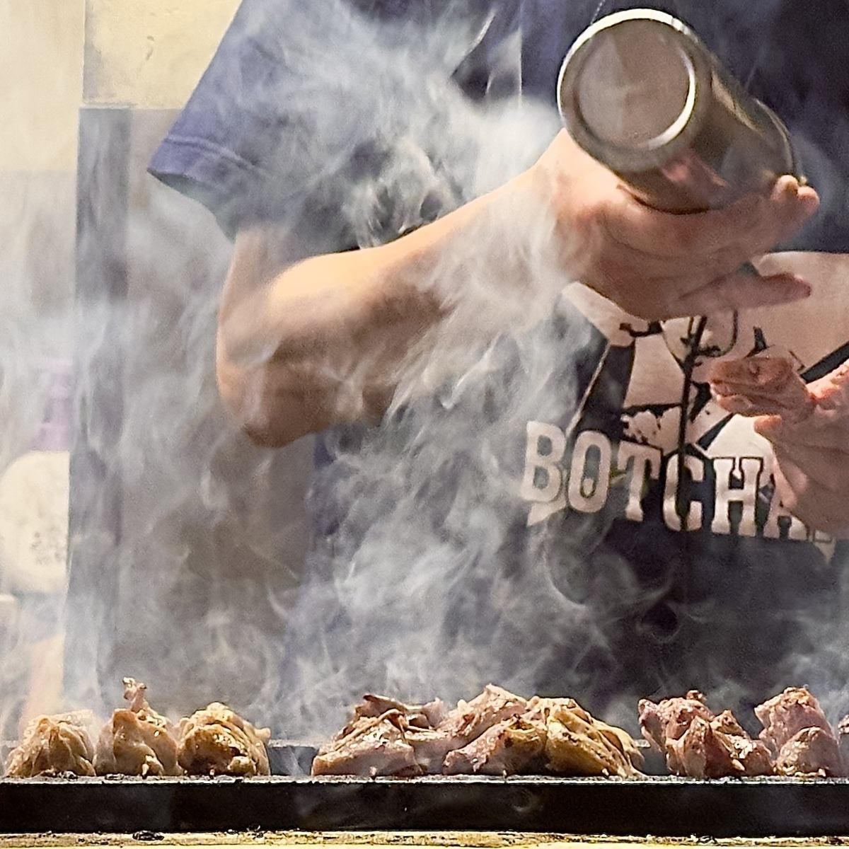 2025年も真心込めて焼き上げるもつ焼、焼き鳥を身近に。ご気軽にお越しくださいませ