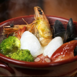 Ajillo with plenty of seafood