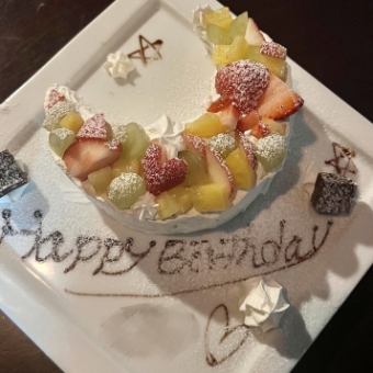 Birthdayコース 黒毛和牛ステーキ、フォアグラ・ホールケーキ付き全7品7150円(税込)※ランチ可
