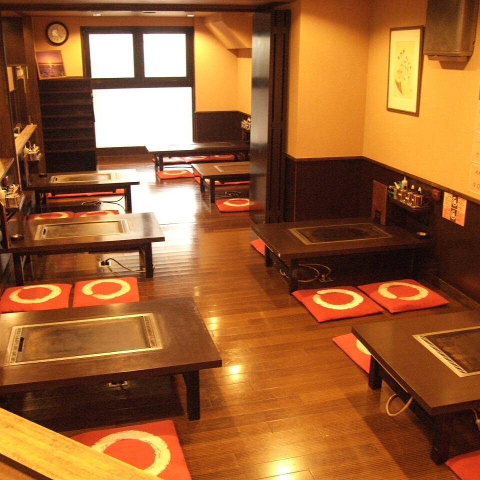All seats are equipped with hot plates.Gather around the hot plate and enjoy some lively fun with your friends.