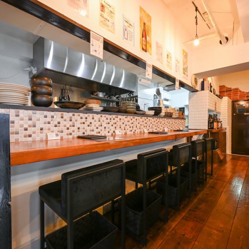 吧台 x 5 个座位