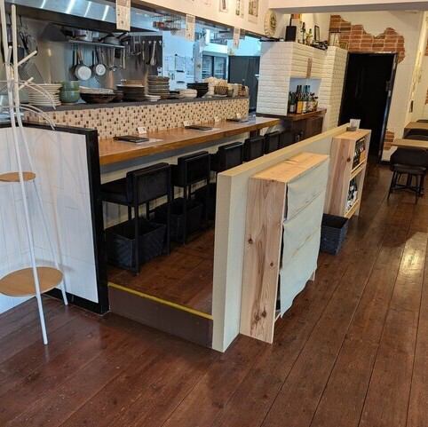 吧台 x 5 个座位