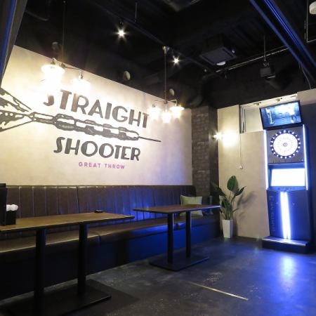 広々としたソファー席もご用意しております！ダーツの合間はフードやお酒を楽しみながら、ゆったりおくつろぎください♪お好みで注文できるアラカルトメニューも、ご宴会にぴったりのコースもご用意しております！