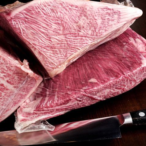 肉のエキスパートが真空の状態で買い付ける国産牛