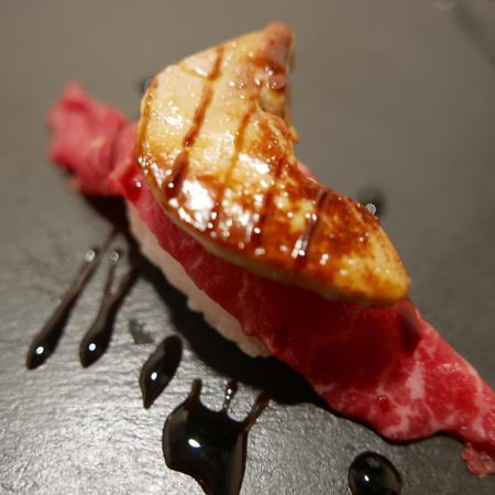 2 pieces of aged Kiyomaro beef and foie gras