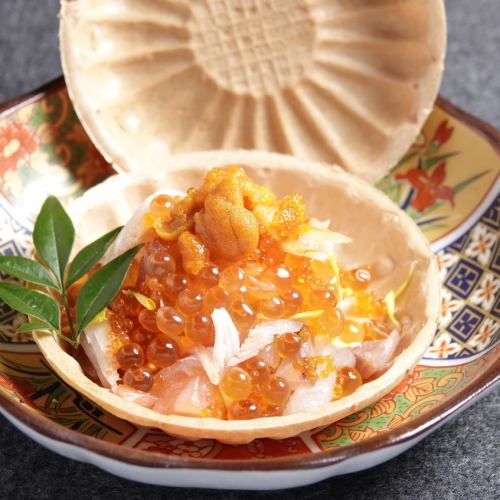 Seafood chirashi monaka - topped with sea urchin and salmon roe -