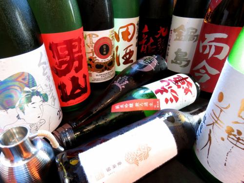 日本各地の有名な日本酒やマニアックなものまで、様々な日本酒を取り揃え！