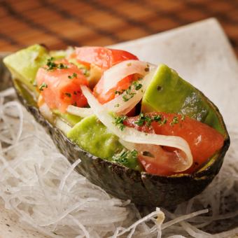 アボカドとトマトのサラダ