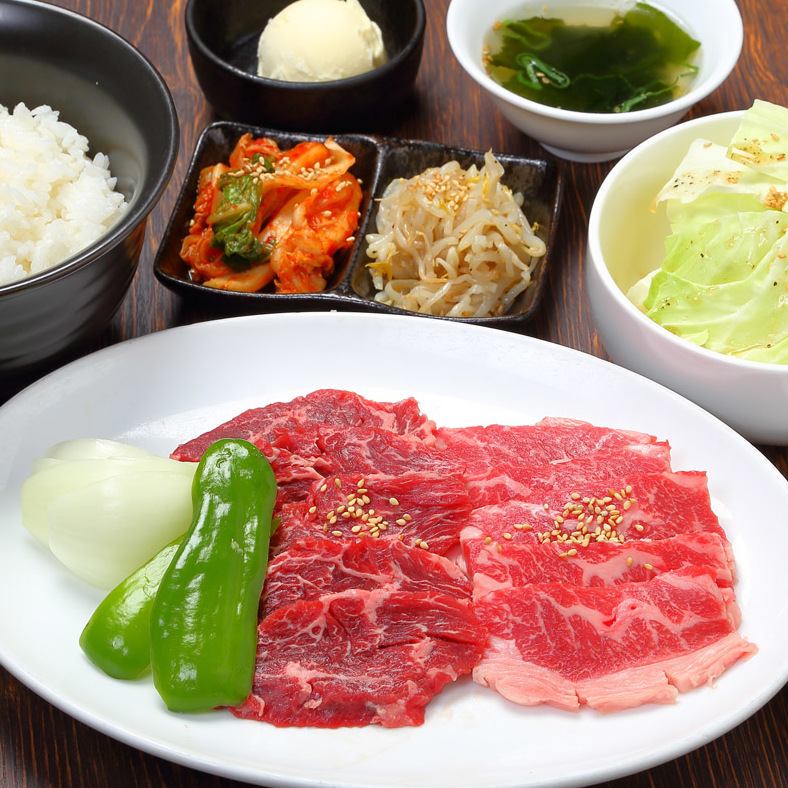 [Only available on Saturdays, Sundays, and holidays] Lunch set starts from 1,078 yen and includes a large serving of rice!