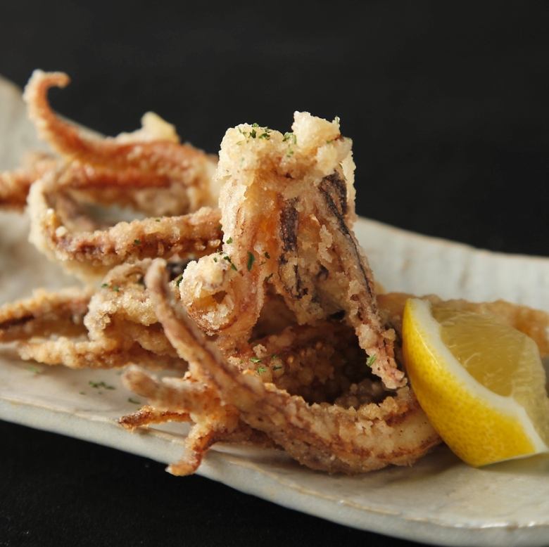 It goes well with sake! "Fried squid"