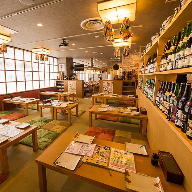 For banquets for up to 38 people! Tatami seats where you can take off your shoes