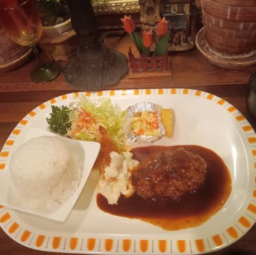 ランチメニューも充実