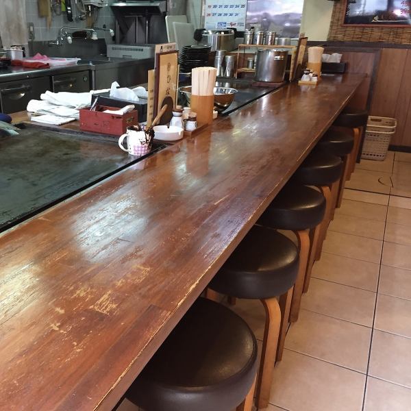 [Counter] Only one person at lunch or after work can enjoy it slowly at the counter.