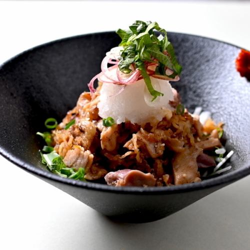 烤雞雜配水仙花和柚子醋